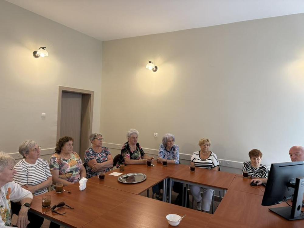 Zajęcia komputerowe w Klubie Sąsiedzkim dla seniorów! Rada Osiedla Westerplatte