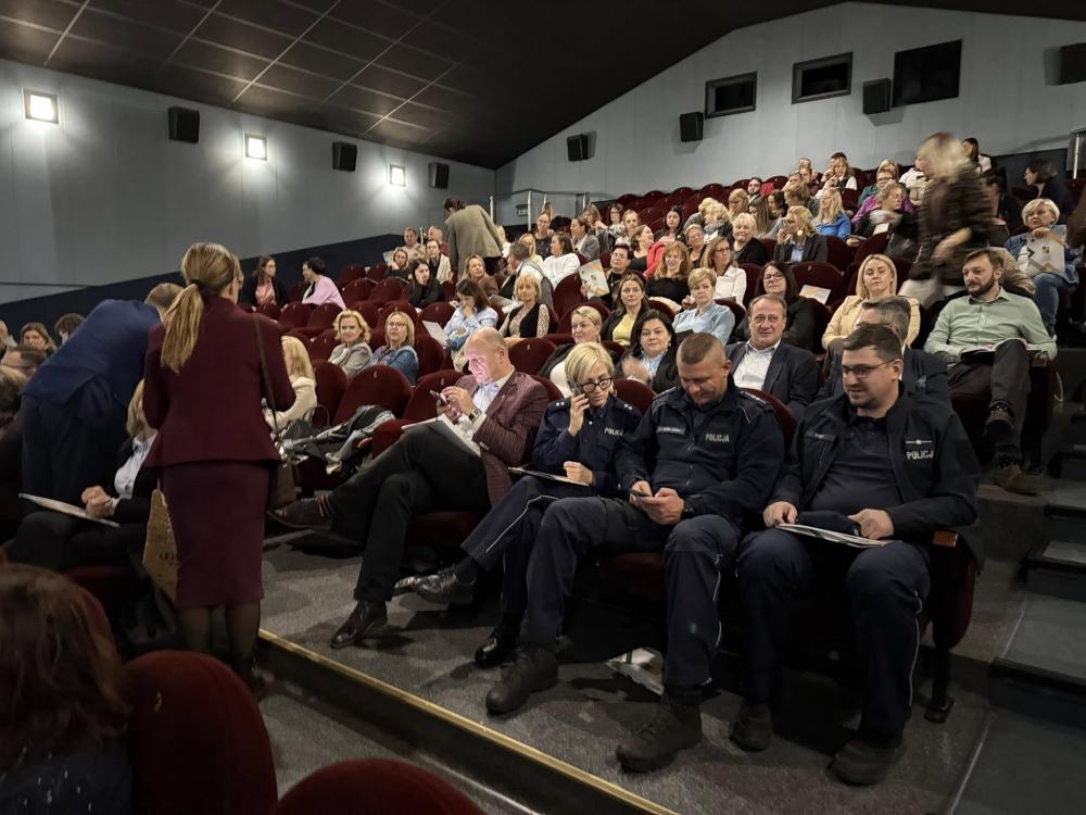 PROFILAKTYKA - NAUKA I PRAKTYKA. PROFILAKTYCZNA DZIAŁALNOŚĆ CENTRUM USŁUG SPOŁECZNYCH W RAWICZU